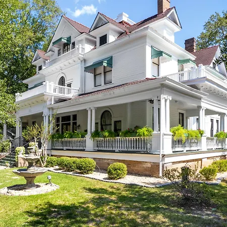 Ross Mansion Bed & Breakfast-3